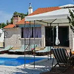 Mystc Woods Villa *