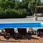 Mystc Woods Villa *