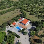 Villa Mystc Woods Bristane