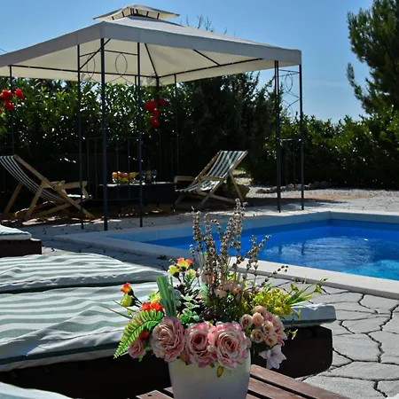 Mystc Woods * Bristane