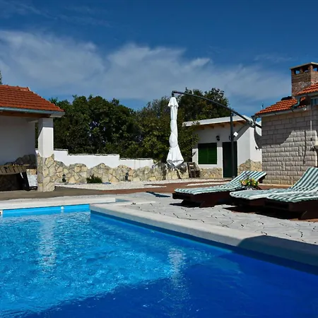 Mystc Woods Villa *