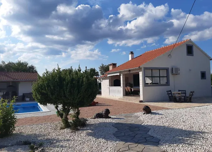 Mystc Woods * Bristane