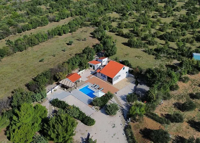 וילה Mystc Woods Bristane